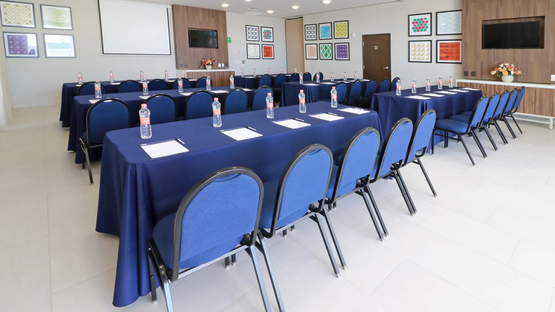 Holiday Inn Express & Suites - Playa Del Carmen By Ihg 3*,  Mexico