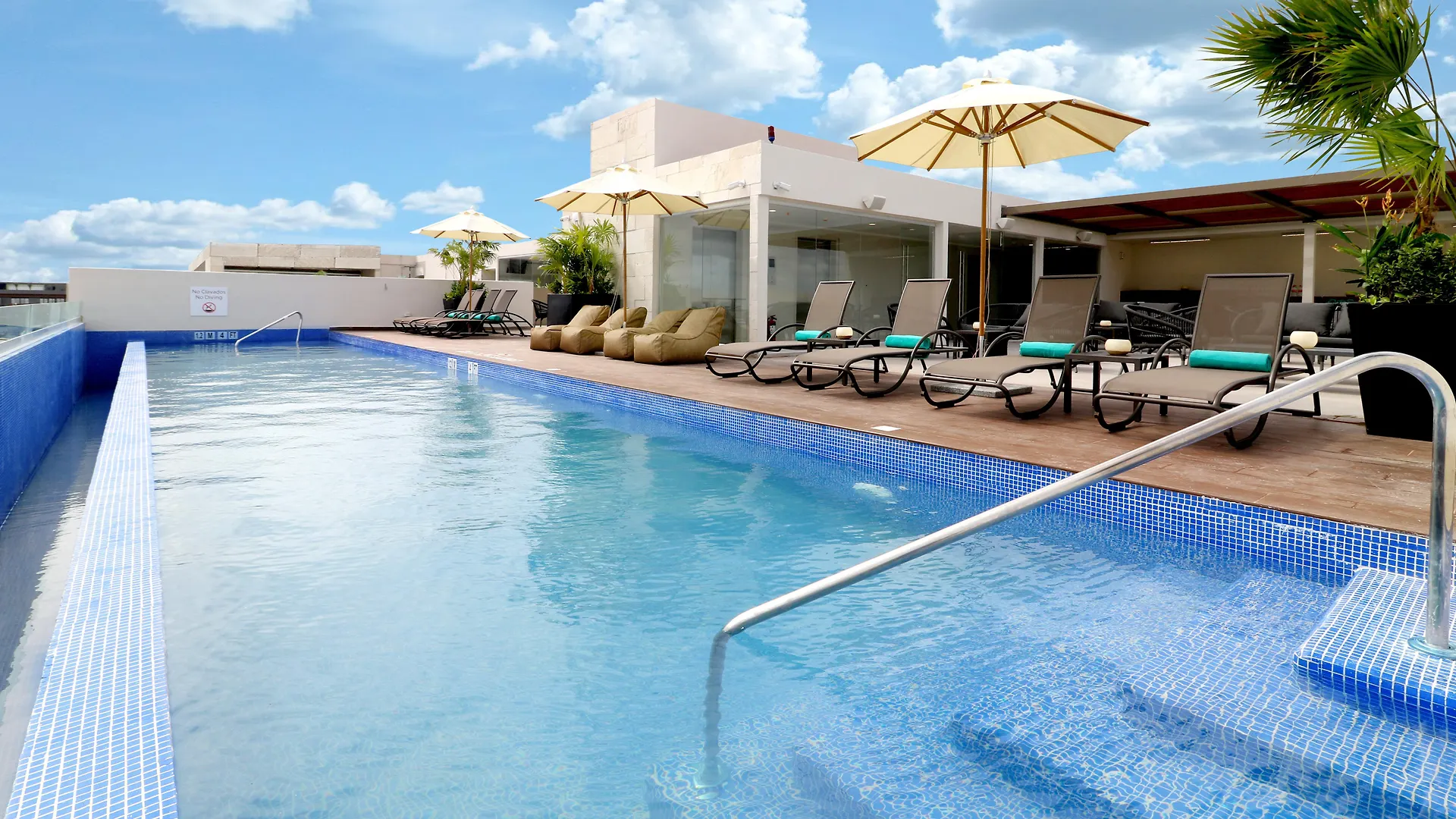 Holiday Inn Express & Suites - Playa Del Carmen By Ihg 3*,